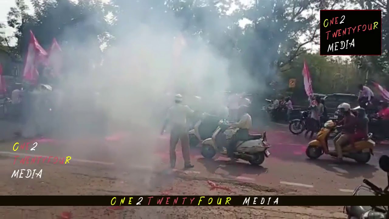 Trs Party FANS Celebrating Winning Moments At TRS BHAVAN #TRS #KCR #KTR