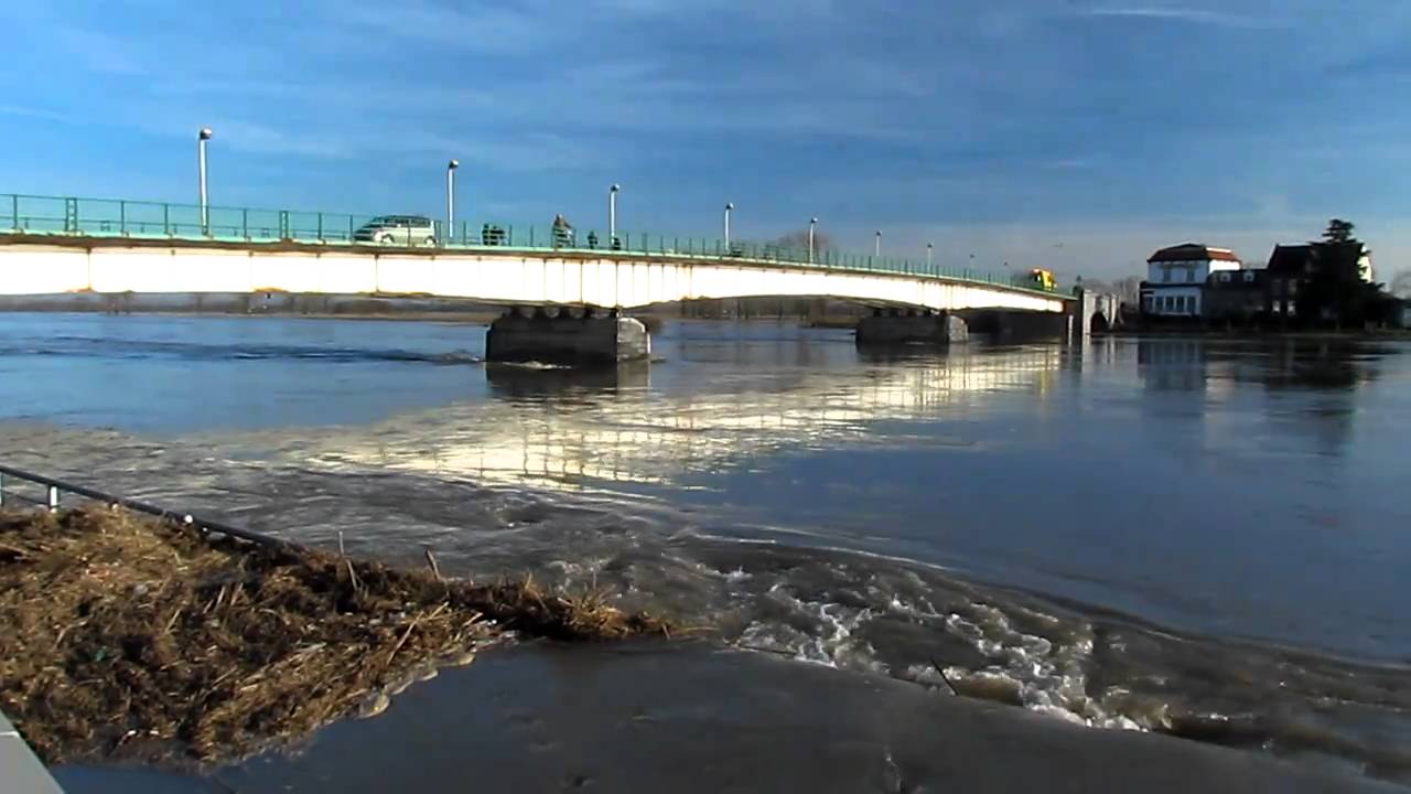 Pater Sangersbrug Maaseik 10 januari 2011