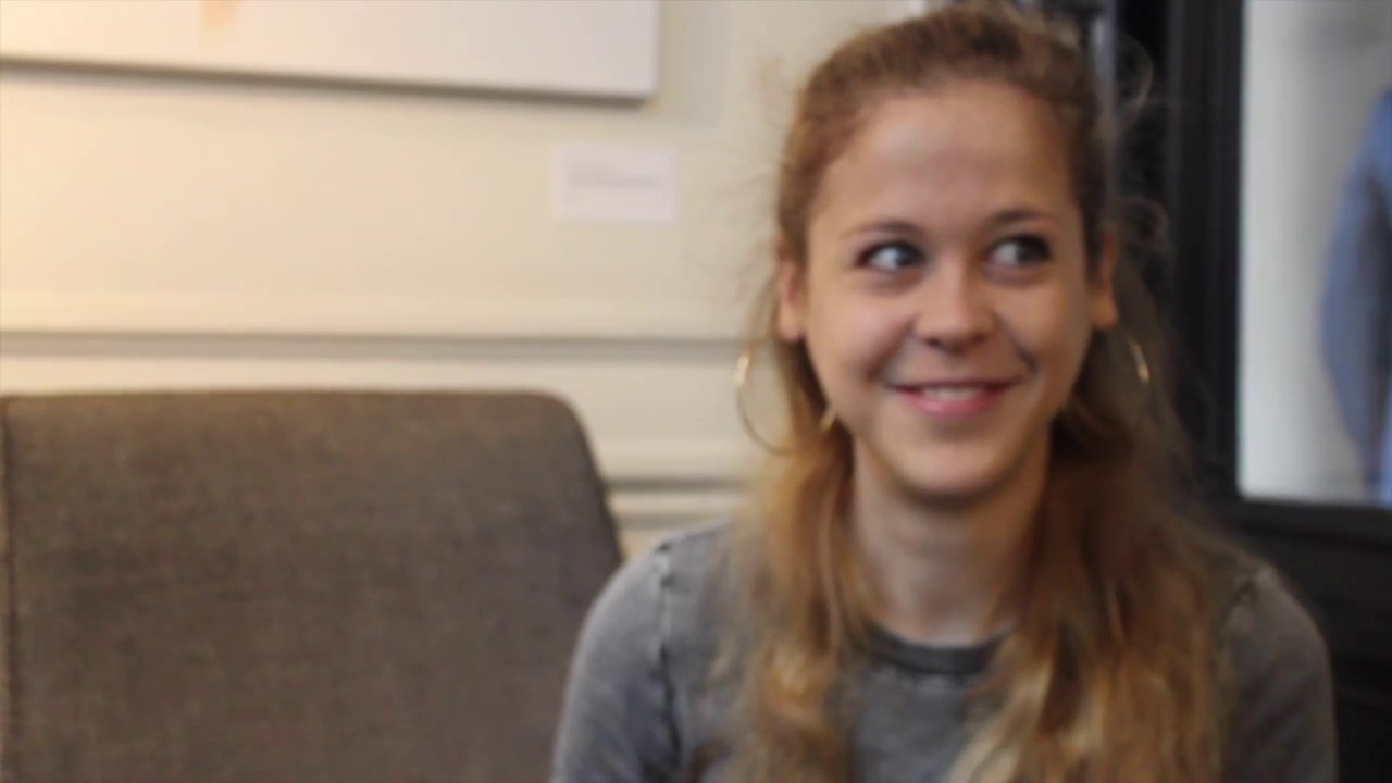 Dans les chaussons de... Amélie Joannides