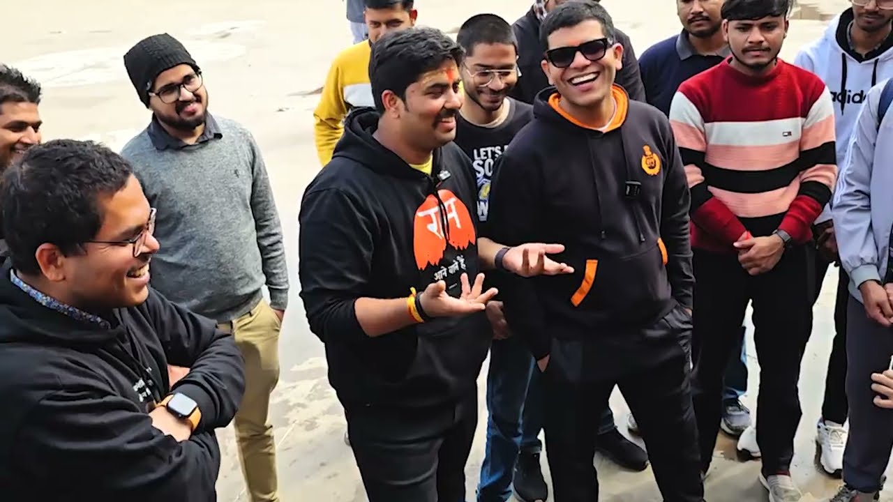 Banaras Assi ghat par ​⁠​⁠@IAS Aaditya Pandey sath upsc aspirants se baat #ias#ipsmotivation