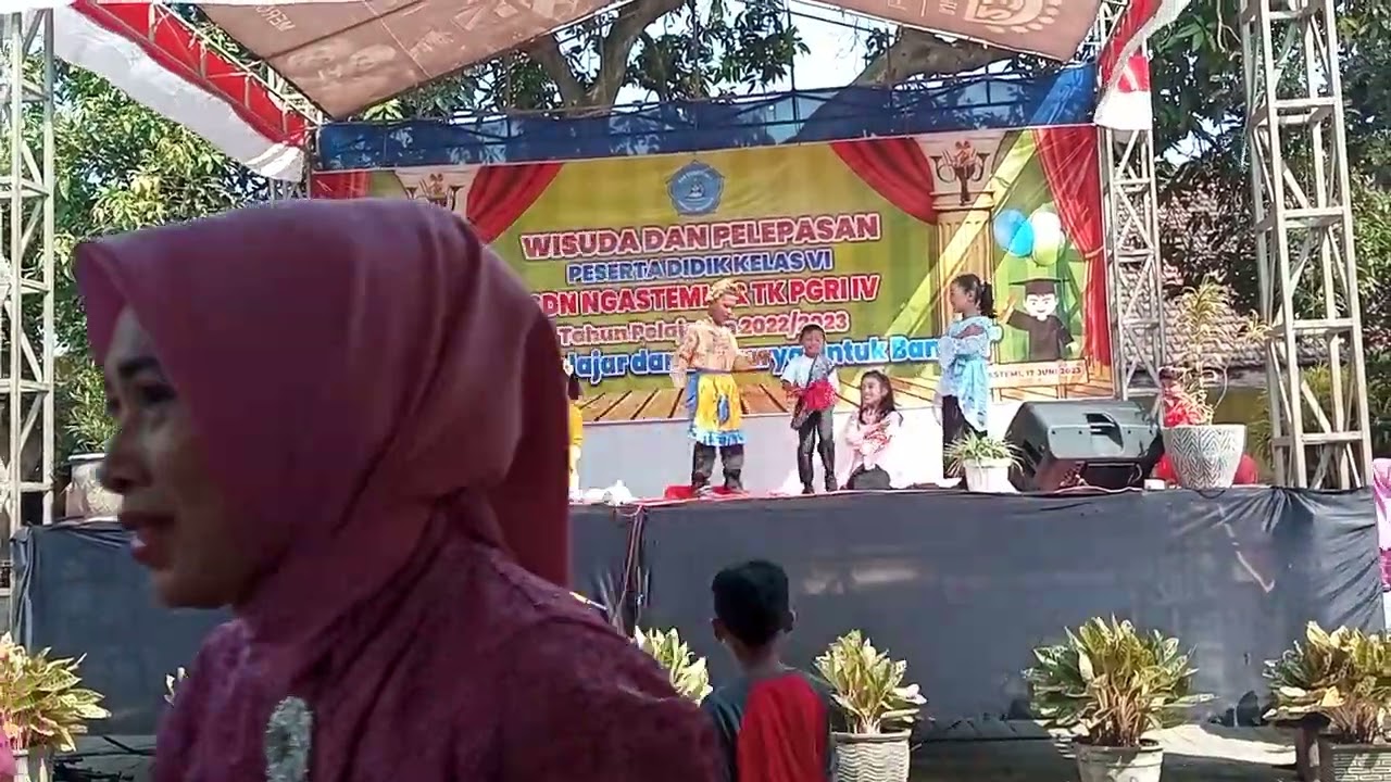 Alhamdulillah, tampilan drama kelas 2 SDN NGASTEMI 2 sangat luar biasa, good jobs anak-anak hebatku.