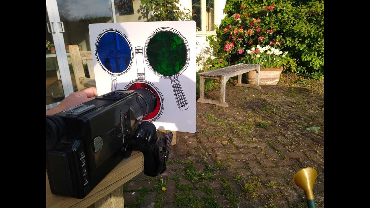 Additive colour using black and white Super 8 [Ben's Camera Show S03E01]