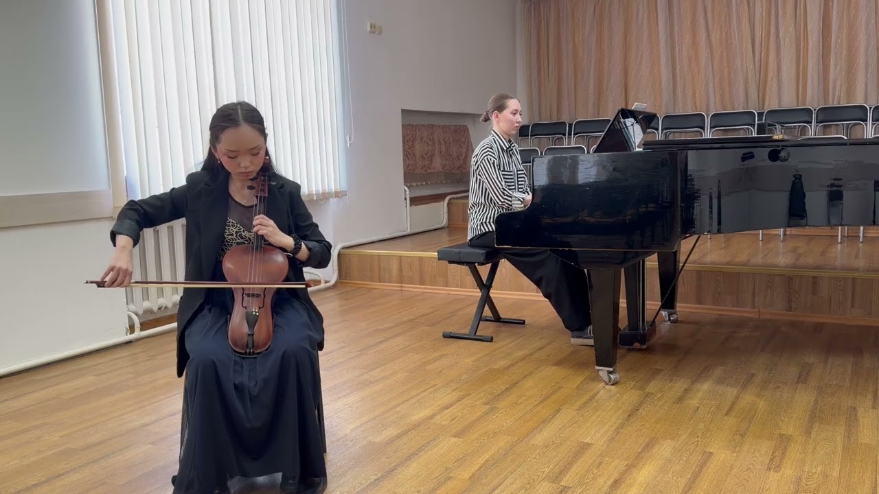 Акилбекова Айнур 13 жас  А.Жұбанов “Көктем”                 К.Күмісбеков “Поэма”