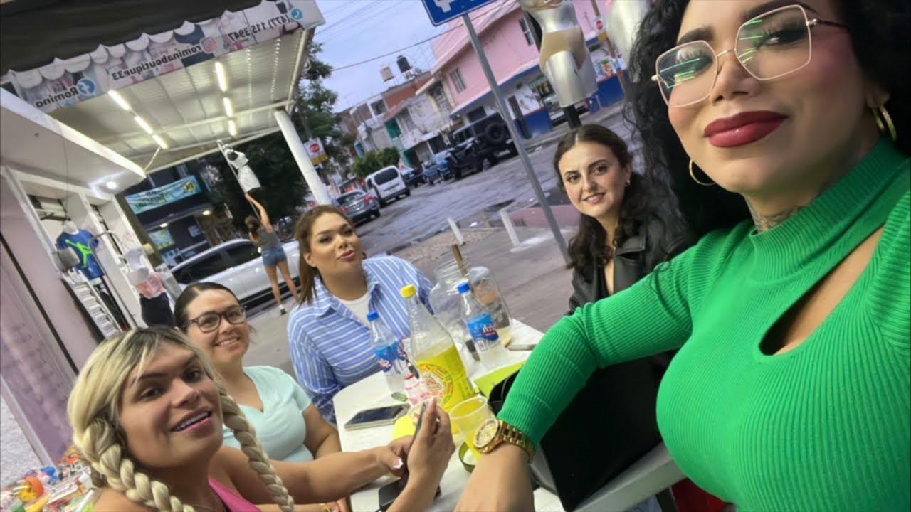 Paolita Suarez está en vivo platicando unas cosas, no se deben de enterar ustedes ￼
