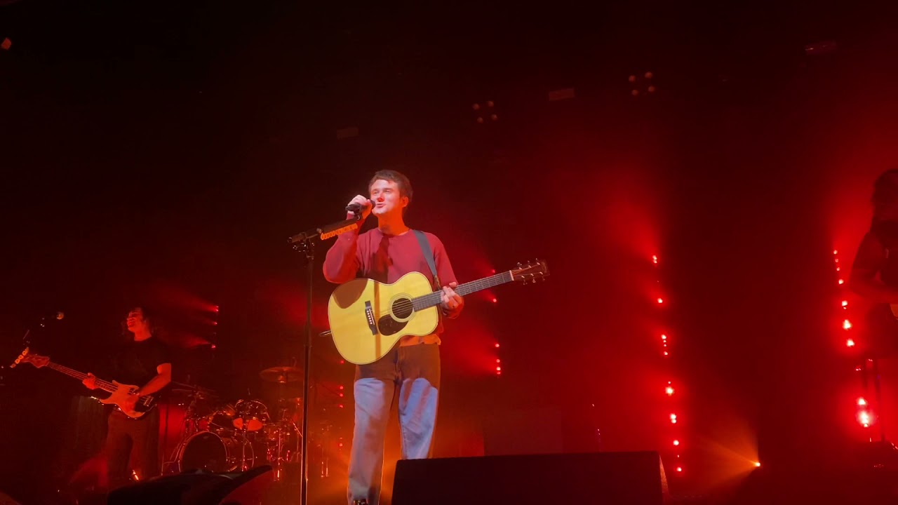 Older - Alec Benjamin LIVE (UNRELEASED SONG)