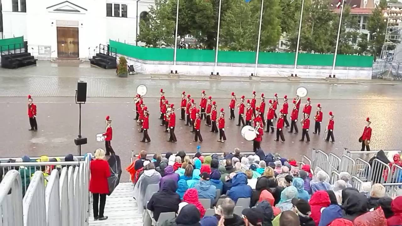 Auseklīša defilē Vella Kalpi Eksjo