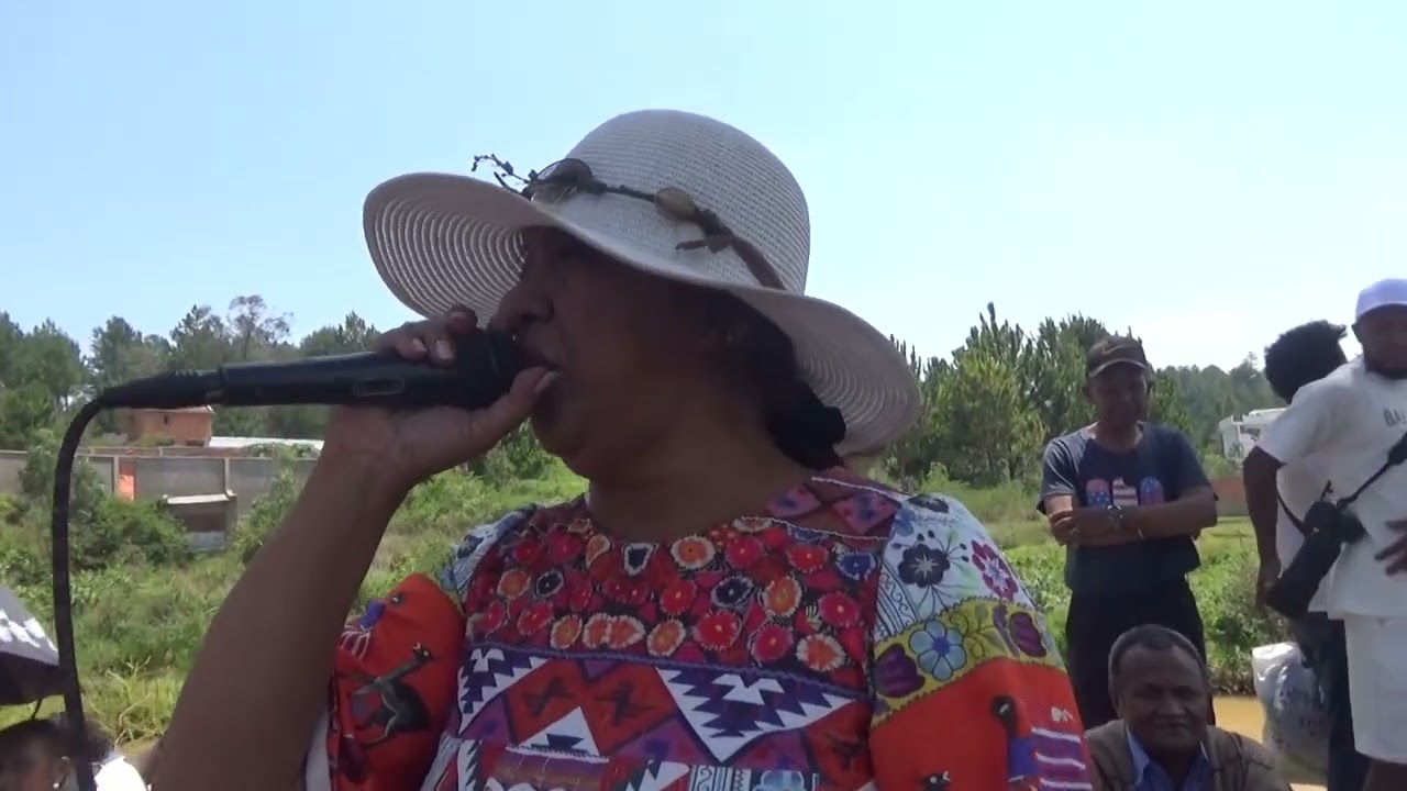 TSANGATSANGA  FIHAVANANA  NOEL