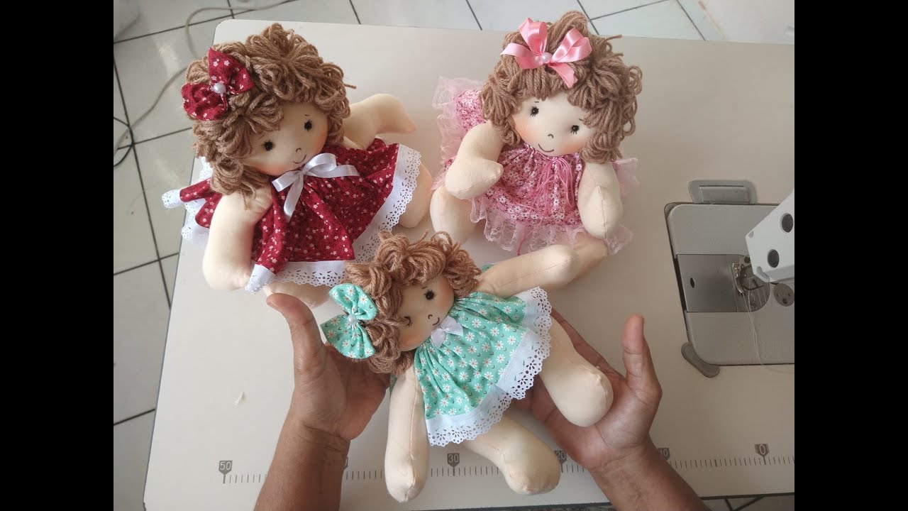 GASTANDO POUCO E VENDENDO MUITO - BONECA COM RETALHOS E FUXICO