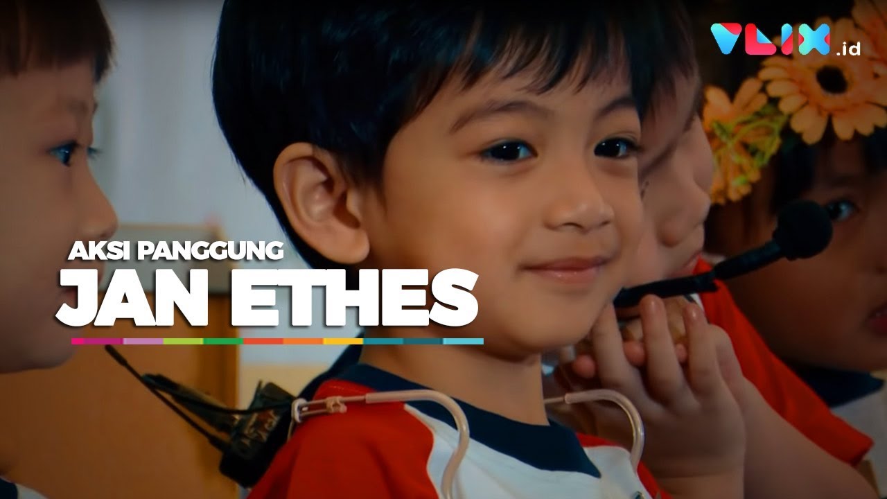 Aksi Jan Ethes Diatas Panggung Yang Bikin Jokowi Senyum-senyum
