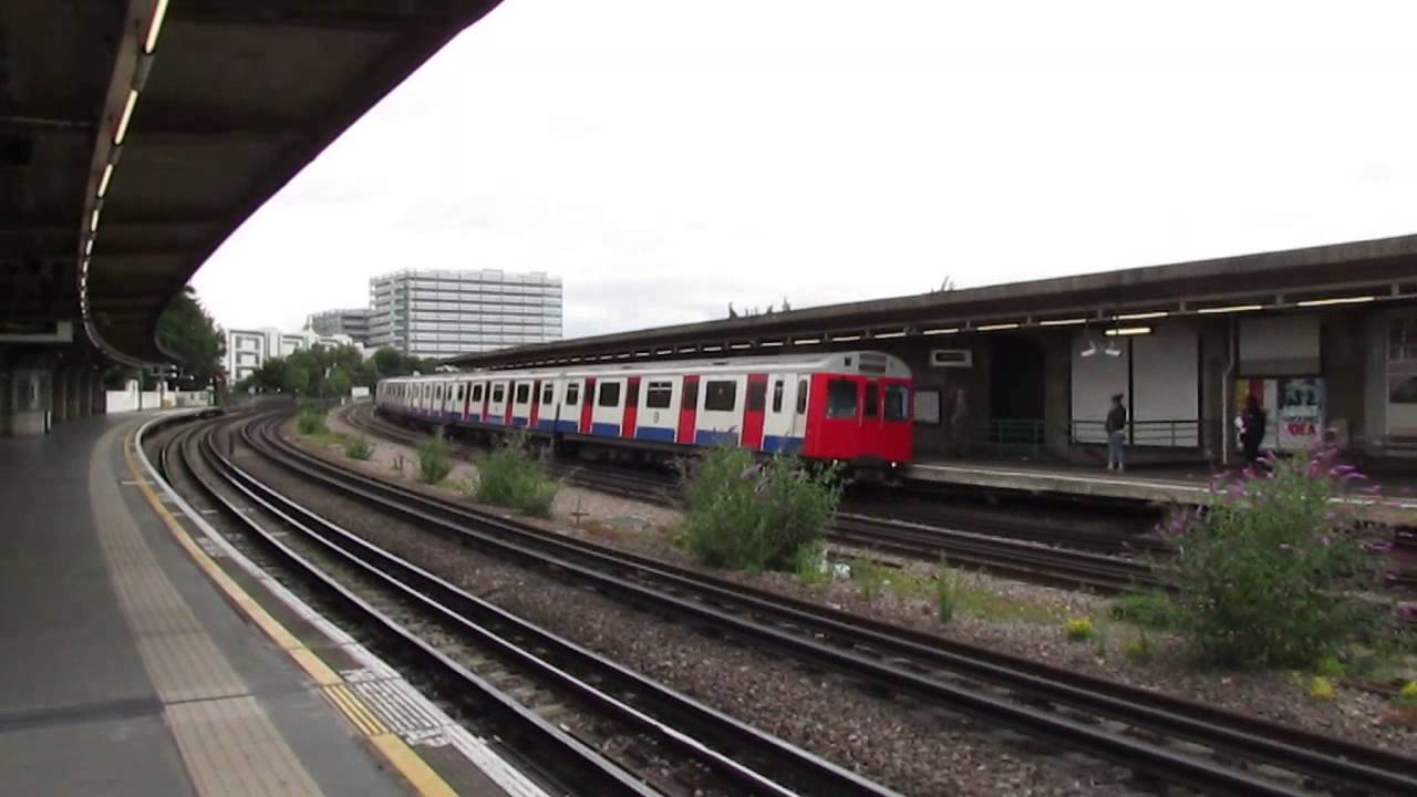 (HD) Trains @ Chiswick Park - District + Piccadilly Lines 28/07/15.