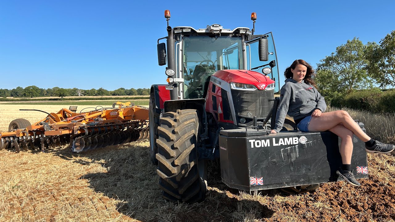 Queen of cultivation!!!! Tom teaches me! Farmers wife blog 🐑🐑🐑🐑