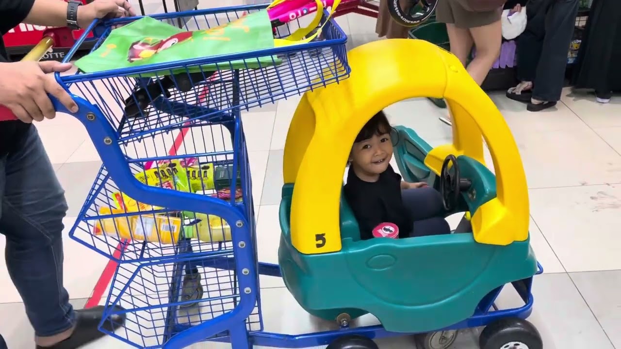 BELANJA KE LOTTE MART