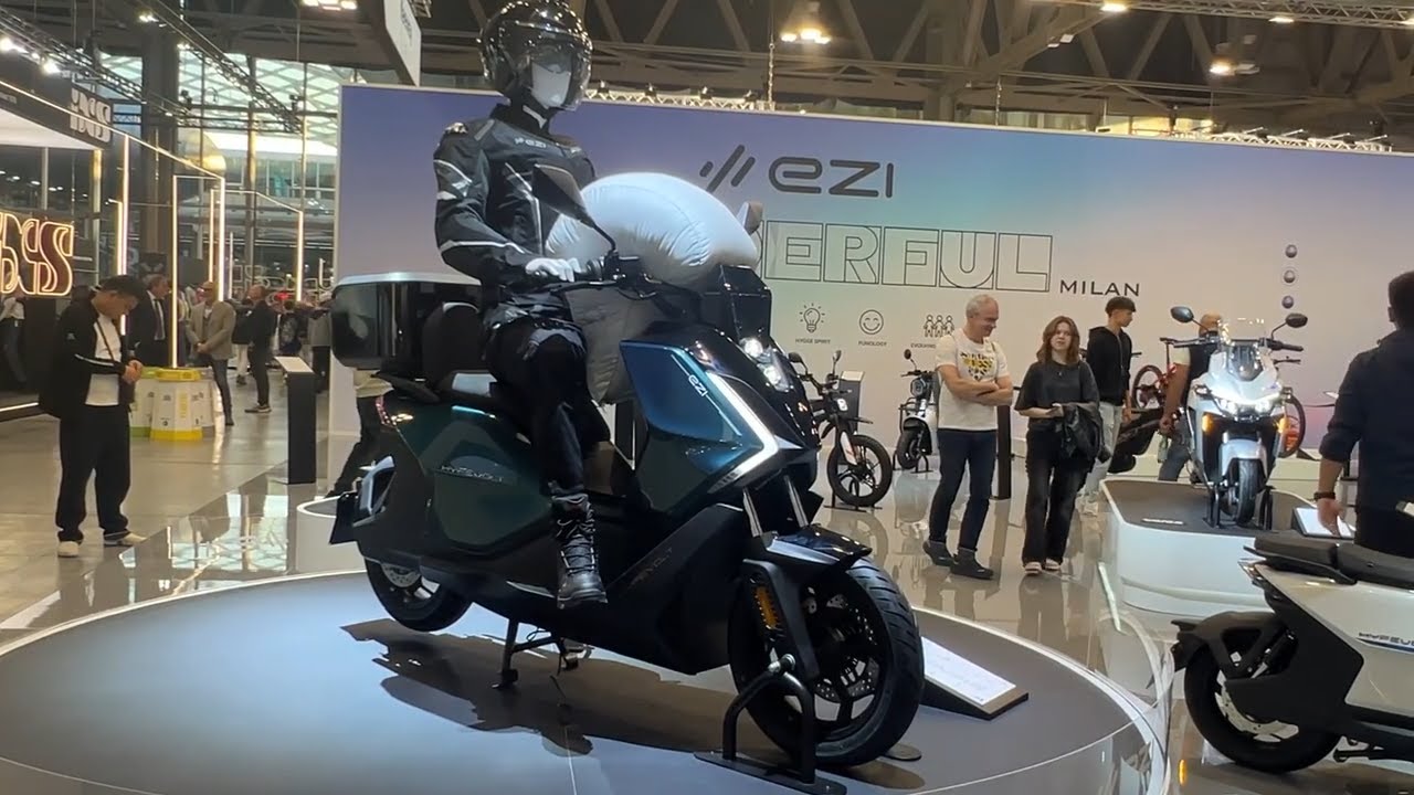 2026 EZI Hypevolt S Walkaround | EICMA 2025 - The First Electric Scooter with Airbag!