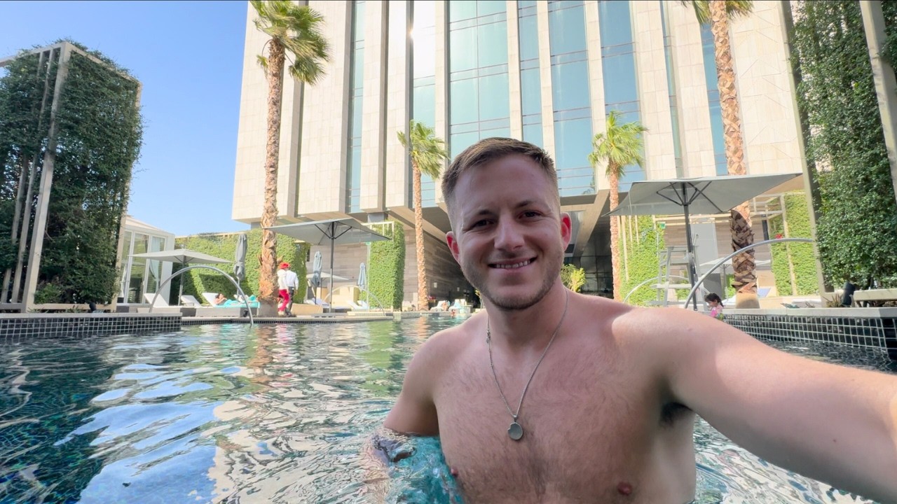 My First Time in Kuwait - Best Hotel in the Country 🇰🇼