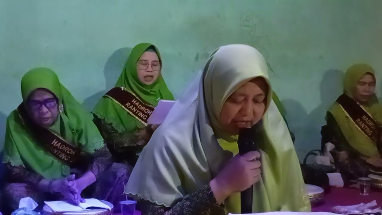 IMAM ISTIGHOTSAH &TAWAQUFAN MUSLIMAT NAHDLATUL ULAMA LIMUSNUNGGAL DI PKL 9 ,IBU USTAZAH ANI ROHANI ,