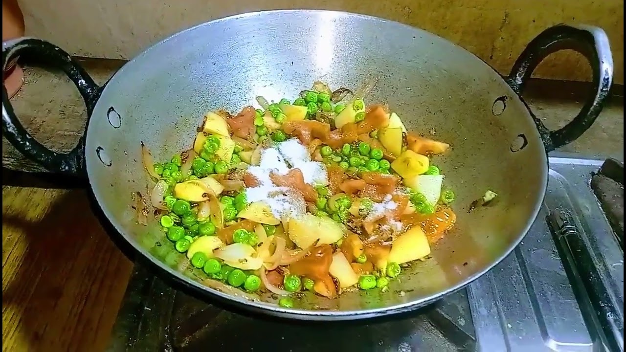 🌹#/#🌹🌹🥔 आलू मटर की सब्जी 🥔🥗   बहुत स्वादिष्ट सब्जी 😋😋 फूड रेसिपी 🥗