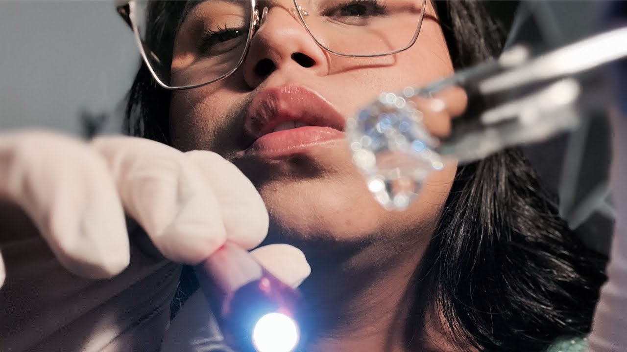 Asmr Caseiro - EXAME dos NERVOS CRANIANOS com LANTERNA (Luvas e conta gotas) ASMR LIGHT | consulta