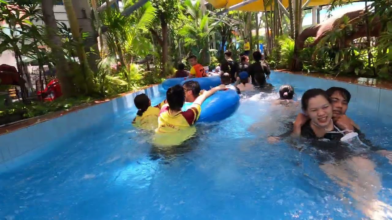 Dòng Sông Lười ở Công Viên Đầm Sen