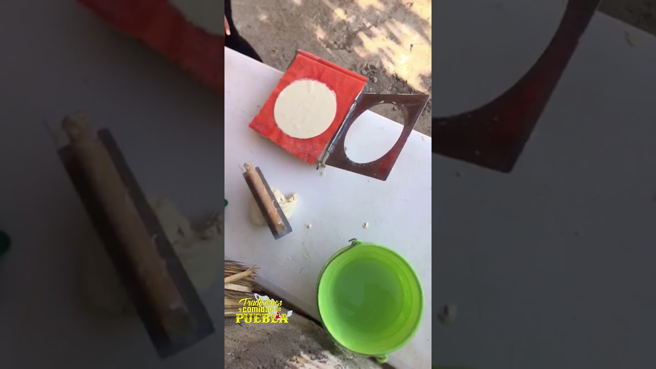 Arely Haciendo Tortillas