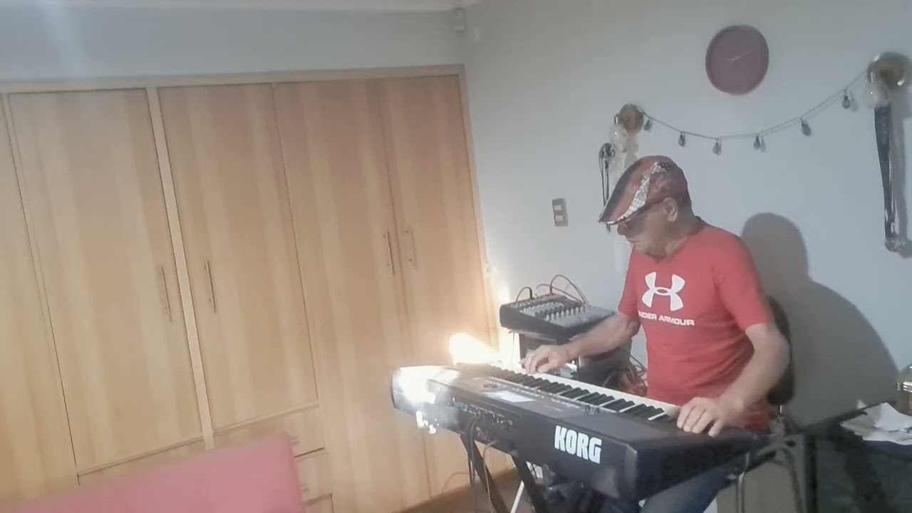 Arturo y su teclado (Tommy Rey) Un Año Más!