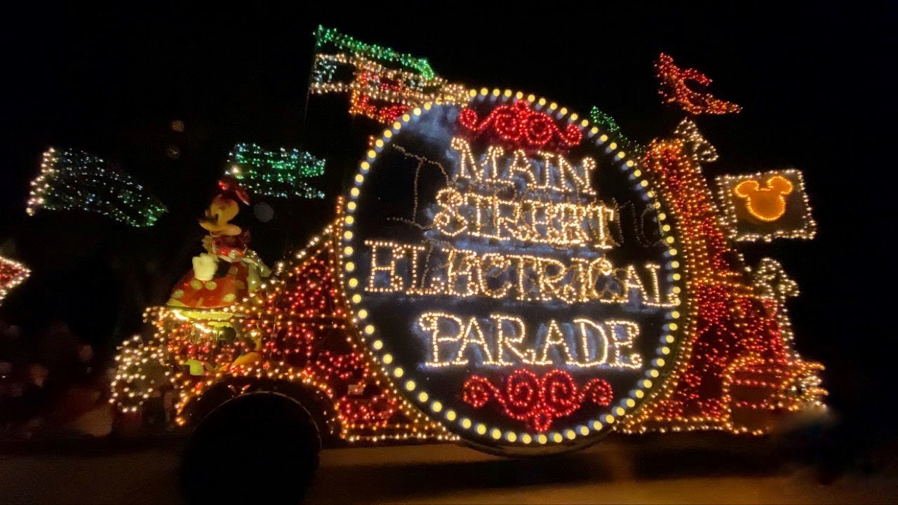 Disneyland Main Street electrical parade 4K iPhone 11 pro max osmo mobile 3