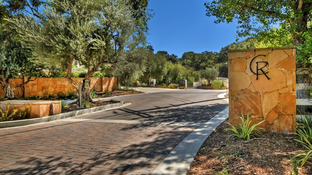 A Private Retreat Above It All | 2691 Country Ridge Road