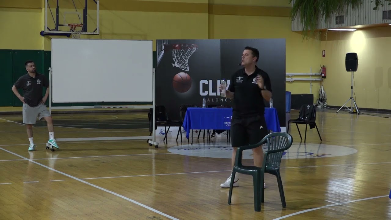 Clinic. Antonio Perez - Construír un equipo desde la cabeza de un entrenador