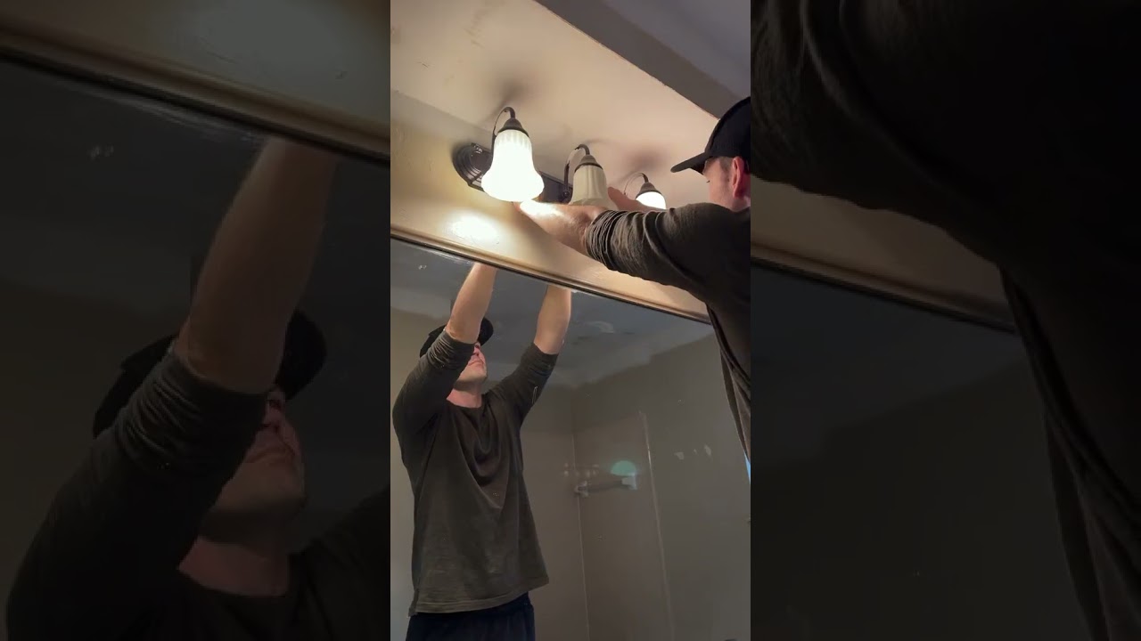 Полный ремонт ванной комнаты своими руками за 200 долларов! #DIY #remodel #banyroom #beforeandafter