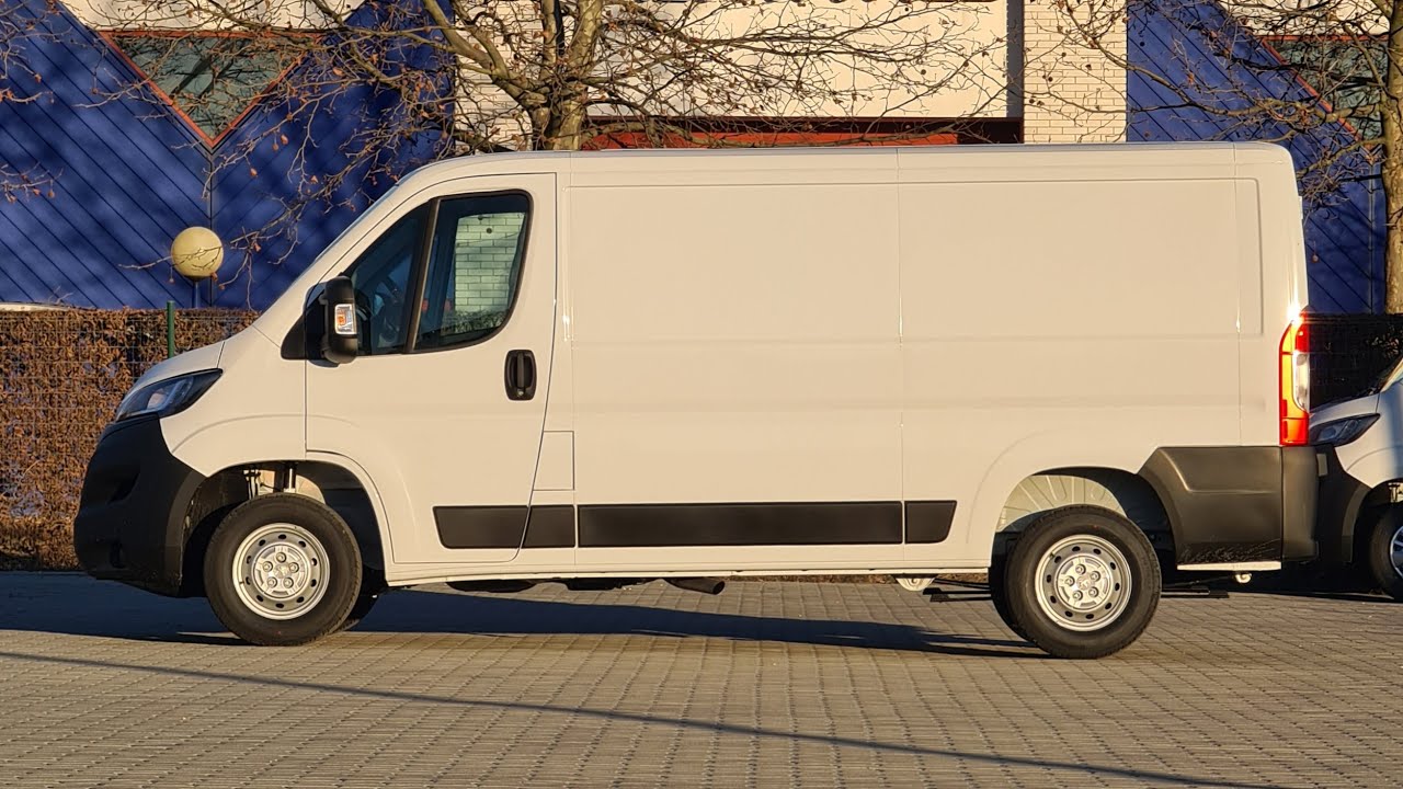 Peugeot Boxer Premium FT L2H1 350 2.2 BlueHDi 140 Ice White