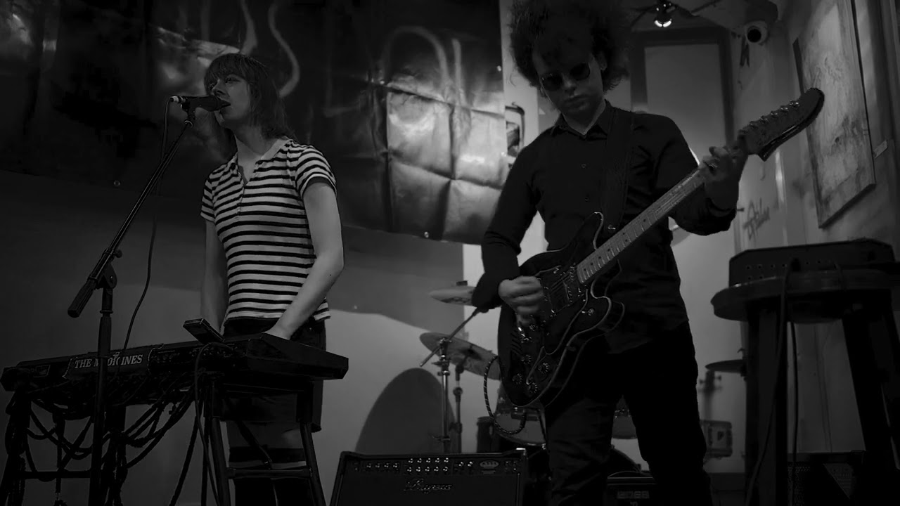 The Medicines - In Uniform (Live)