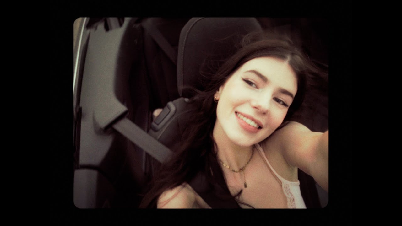 JULIKA - Green Flag (Official Music Video)