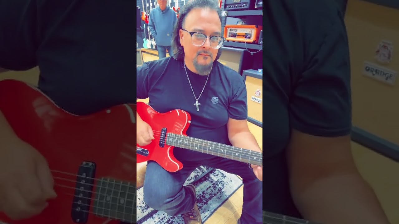 Noodling at Sweetwater Music on the way to Nashville
