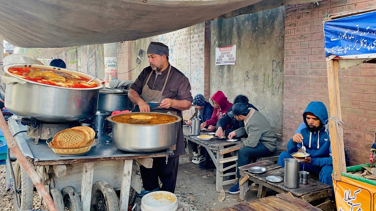 chacha Abdul rasheed Chanay wala | Babu Chanay wala-breakfast in Gujranwala | Best Nashta Gujranwala