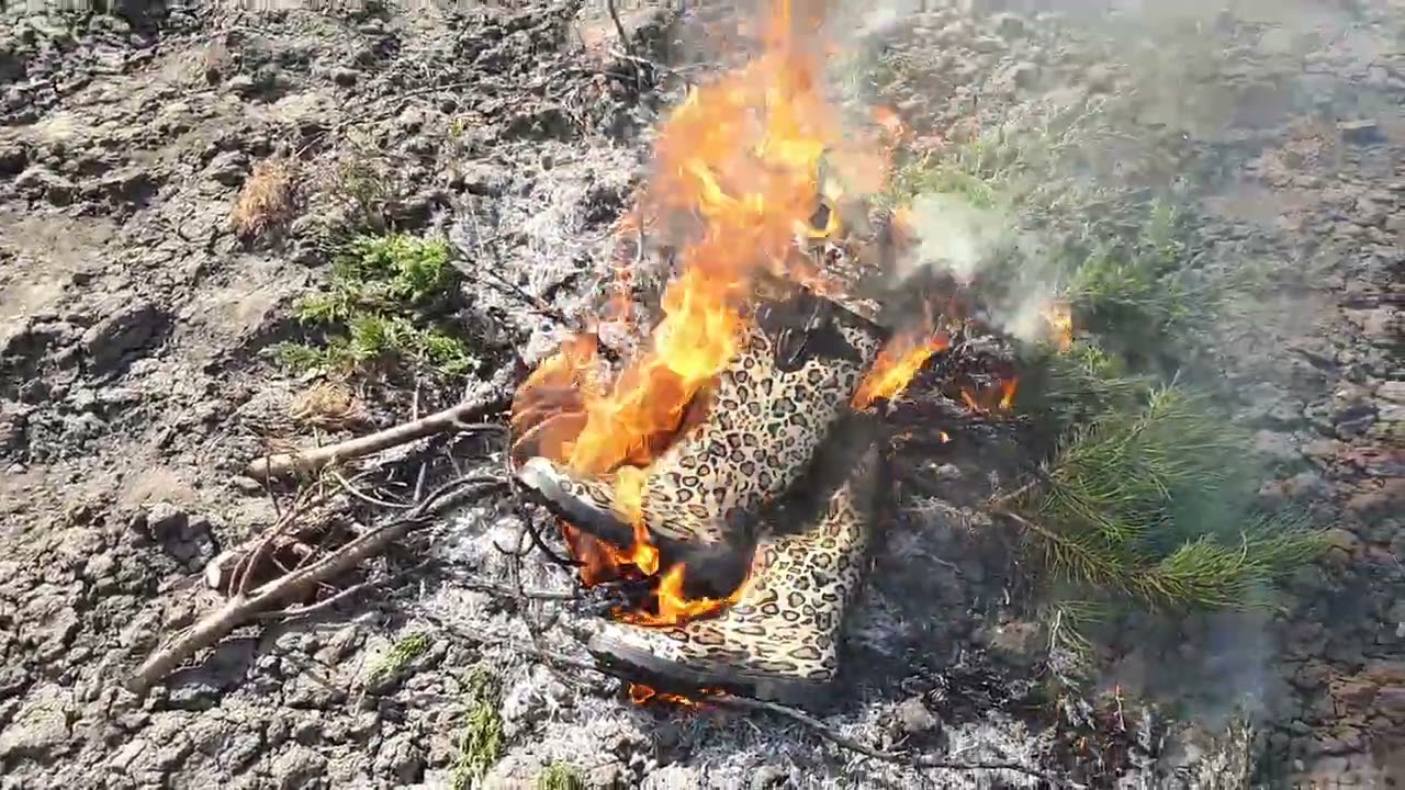 Burn leopard rubber boots