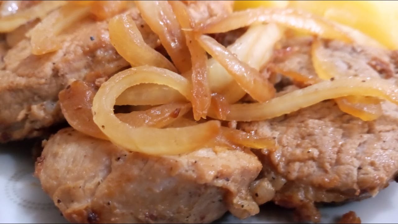Bife de lombo suíno acebolado