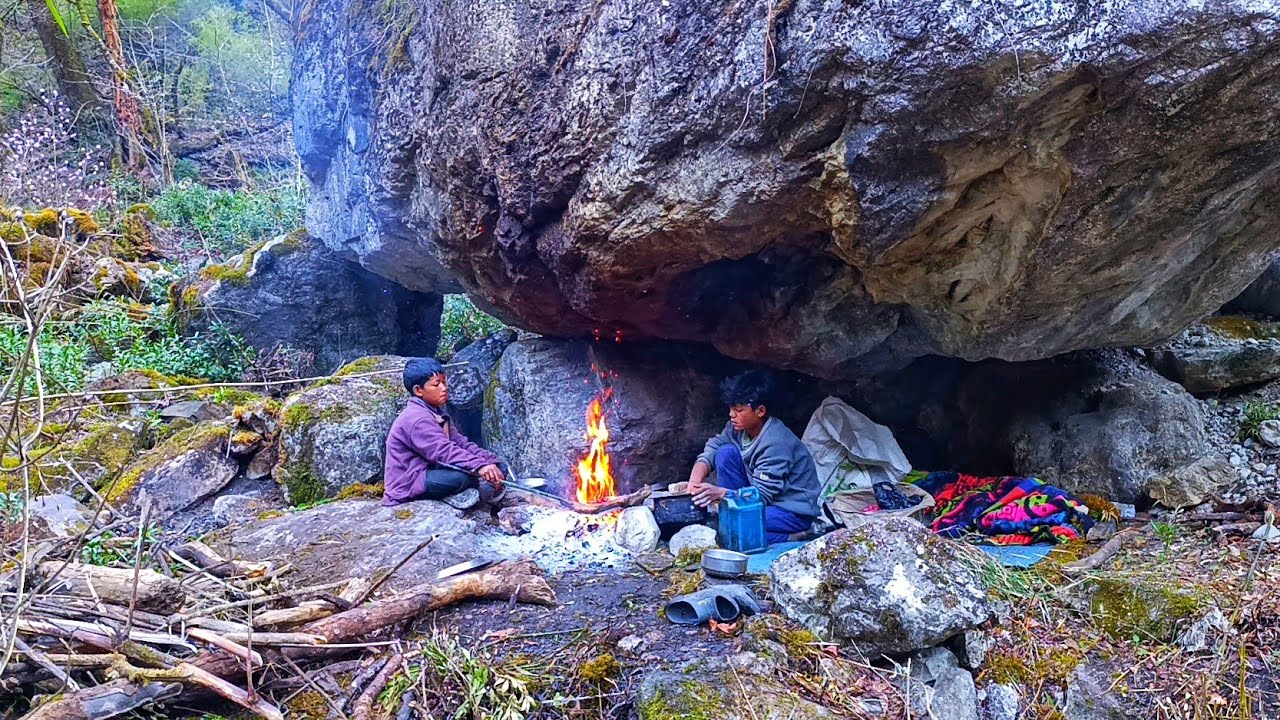 Surviving Winter in Nepal's Ancient Cave | Daily Cooking & Life in Stone Shelter |Village Life Nepal