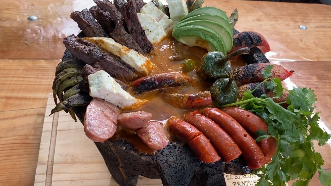 Molcajete de Carne Asada en Salsa Borracha, Riquísimo.