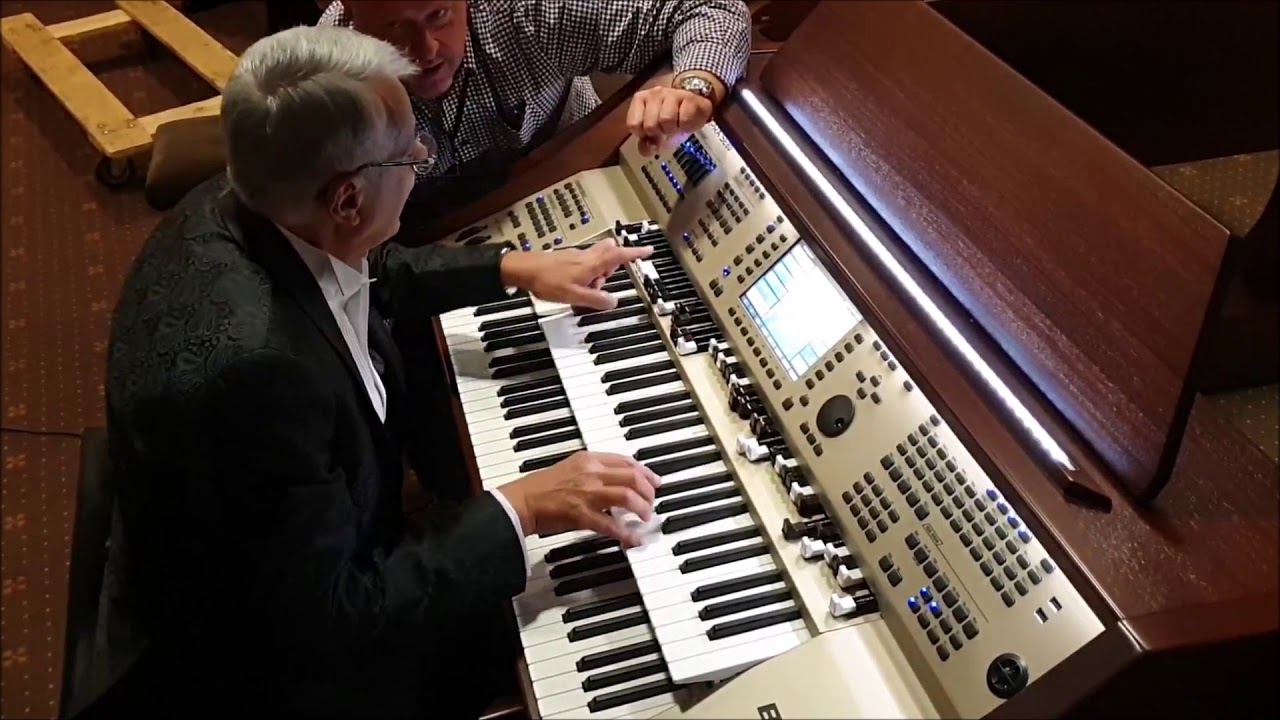 Hector Olivera: church organ music on Böhm SEMPRA SE80