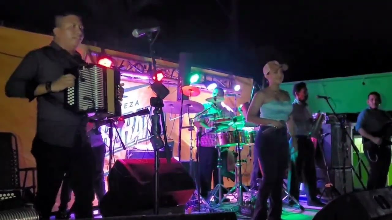 Una Piedra En Tu Camino - (En Vivo) La Salsa Montañera #alfredoescudero #musicatipicapanameña