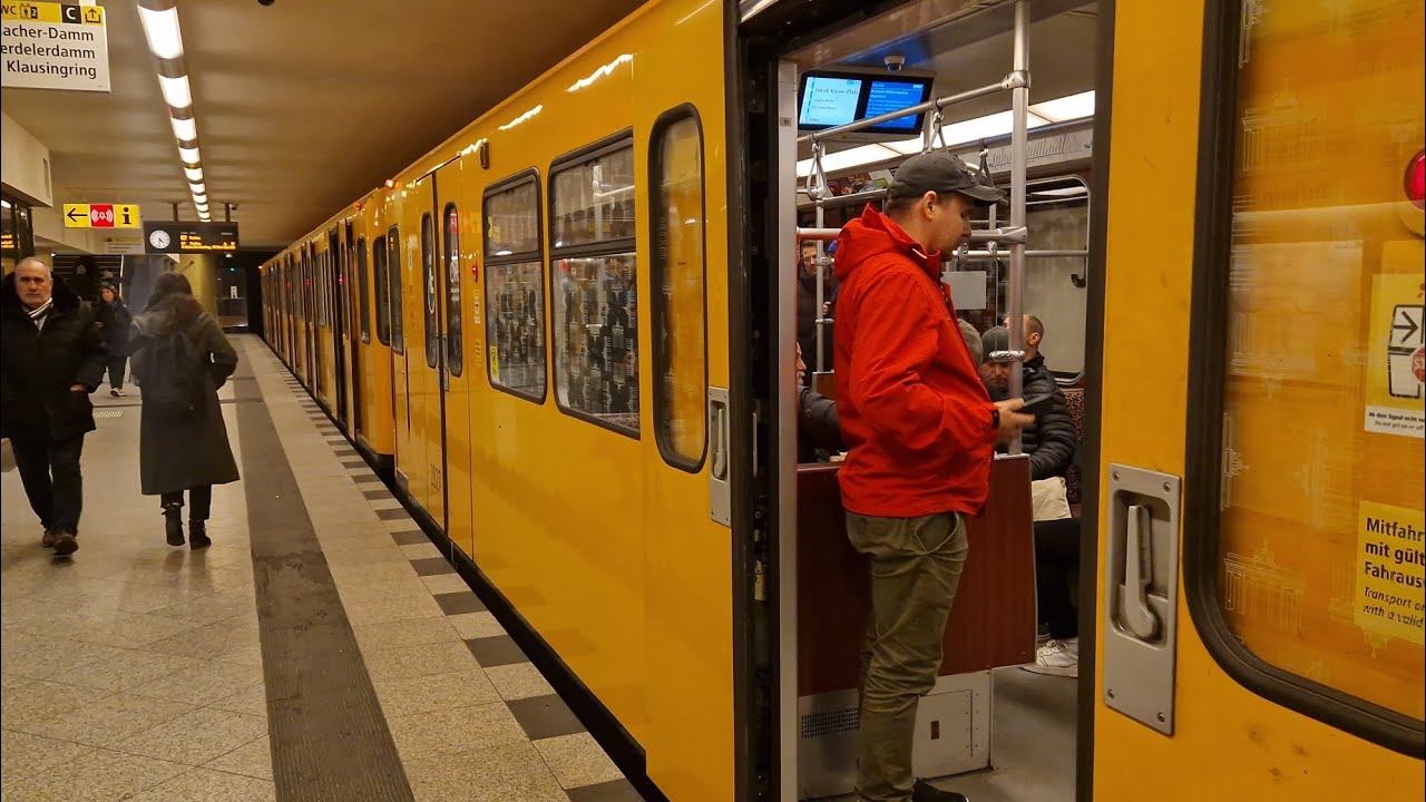 U-Bahn Berlin | Mitfahrt in der U7 von Rathaus Spandau bis Jakob-Kaiser-Platz im F87 2826