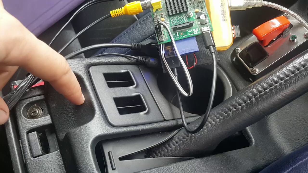 Raspberry Pi digital car gauges display.
