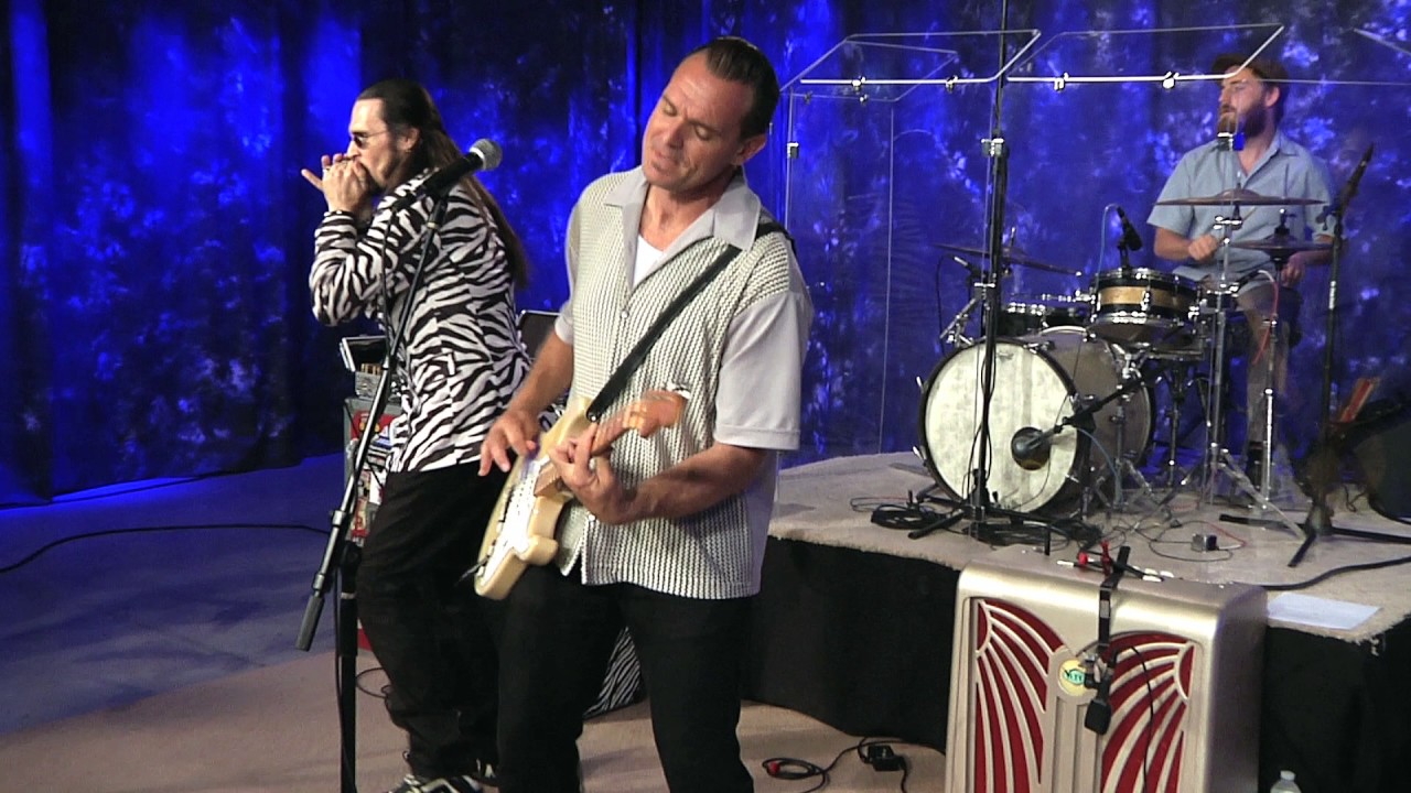 Tonight Is The Night - Doug Deming & Dennis Gruenling & The Jewel Tones