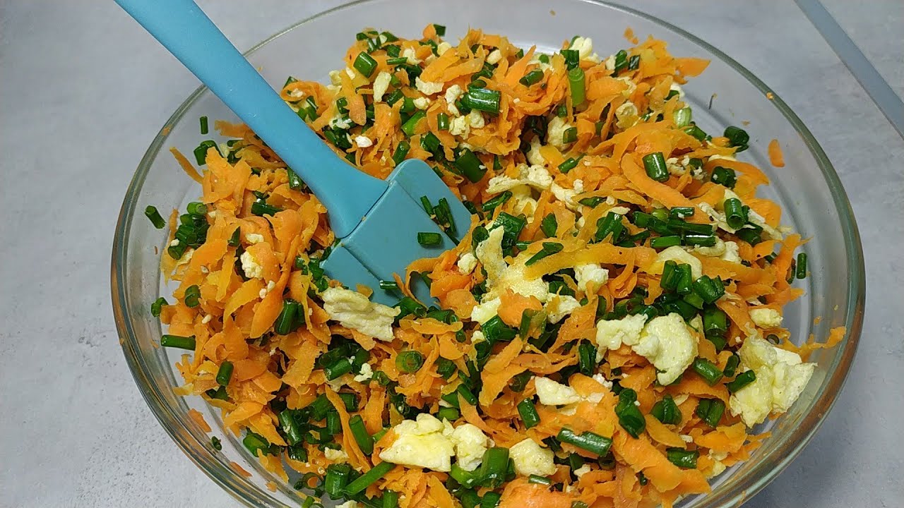 Пирожки с морковью и зелёным луком