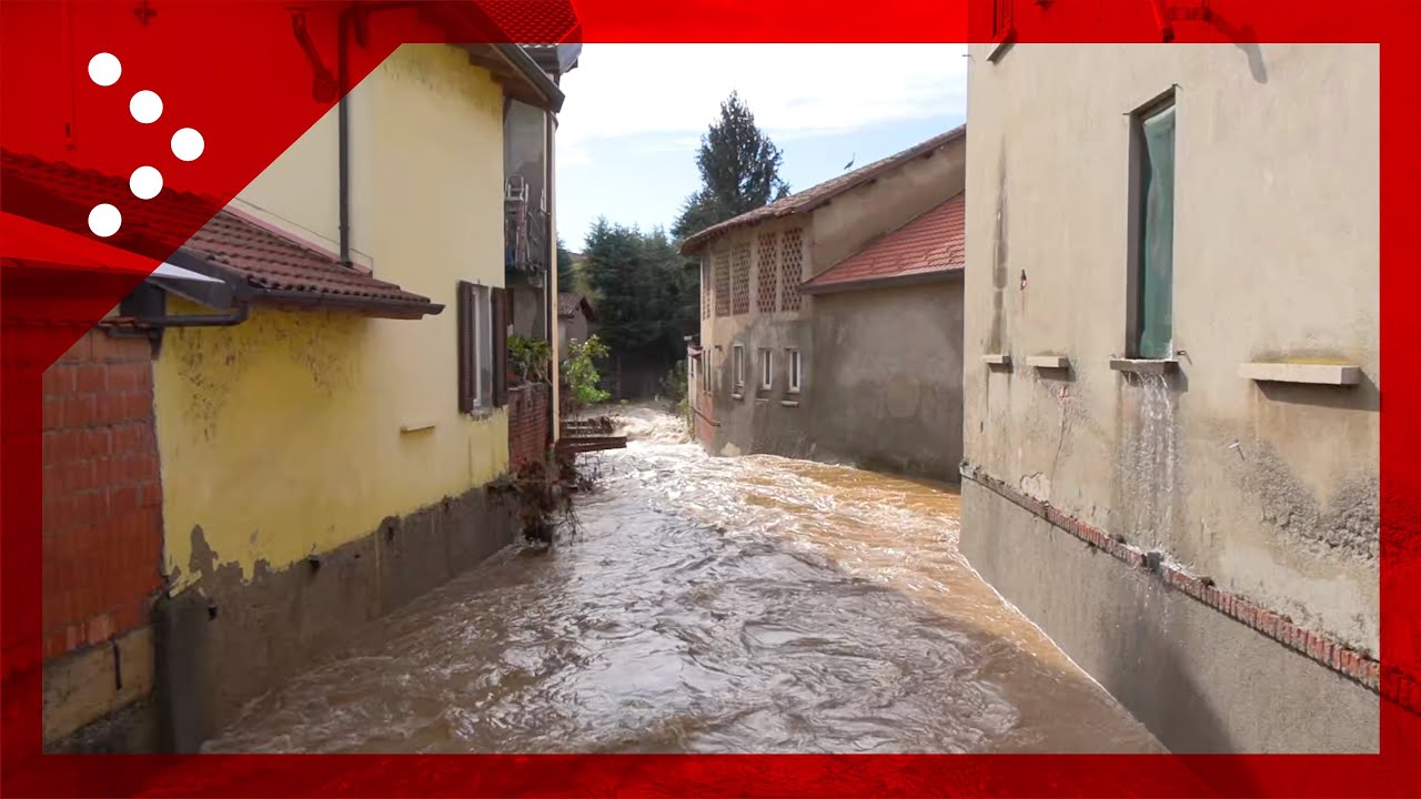Maltempo, a Meda si spalano acqua e fango dalle abitazioni: Vigili del Fuoco in azione