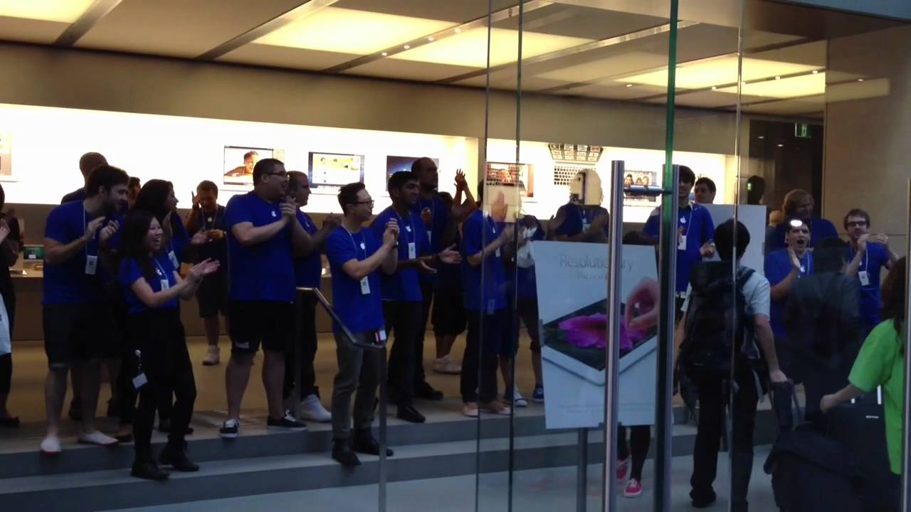Sydney Apple Store - the new iPad launch