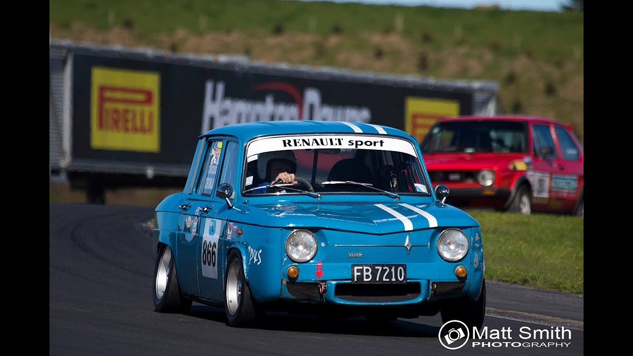 Renault R8 Gordini Qualifying laps at Hampton Downs.Xmas at the Downs.