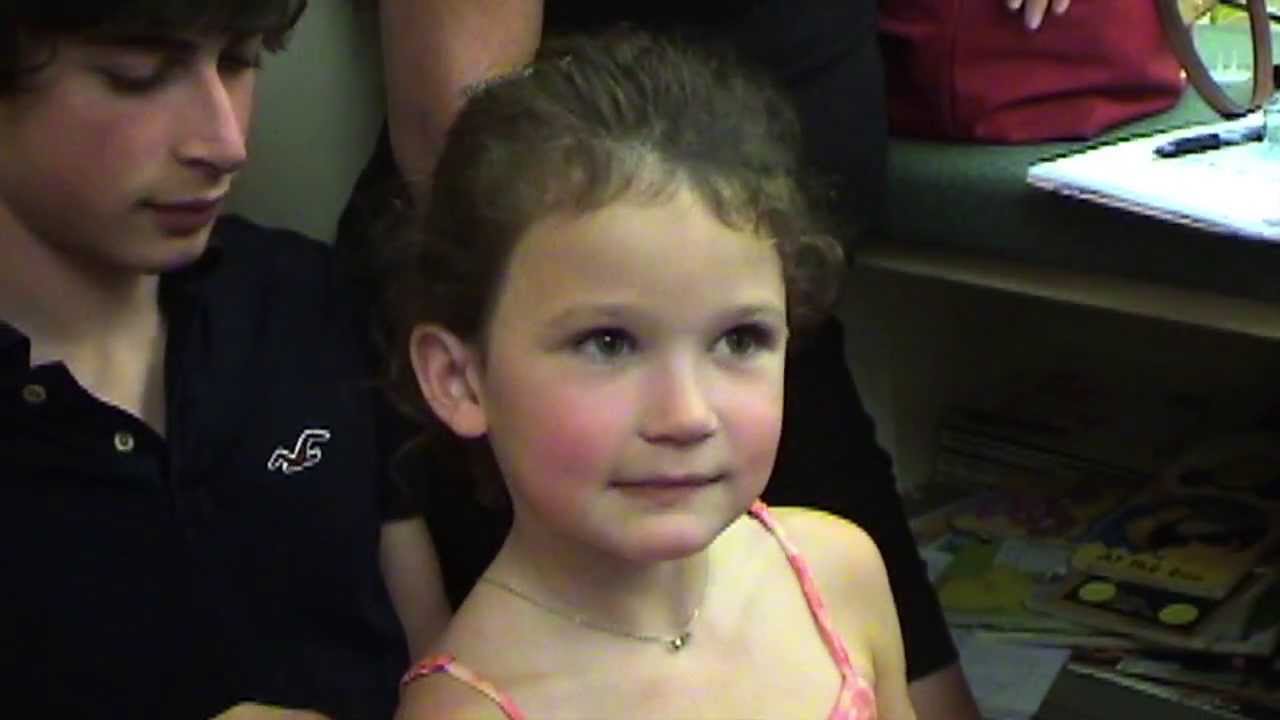 Reduce the pain of vaccination in children / Réduisez la douleur de la vaccination - Full Video