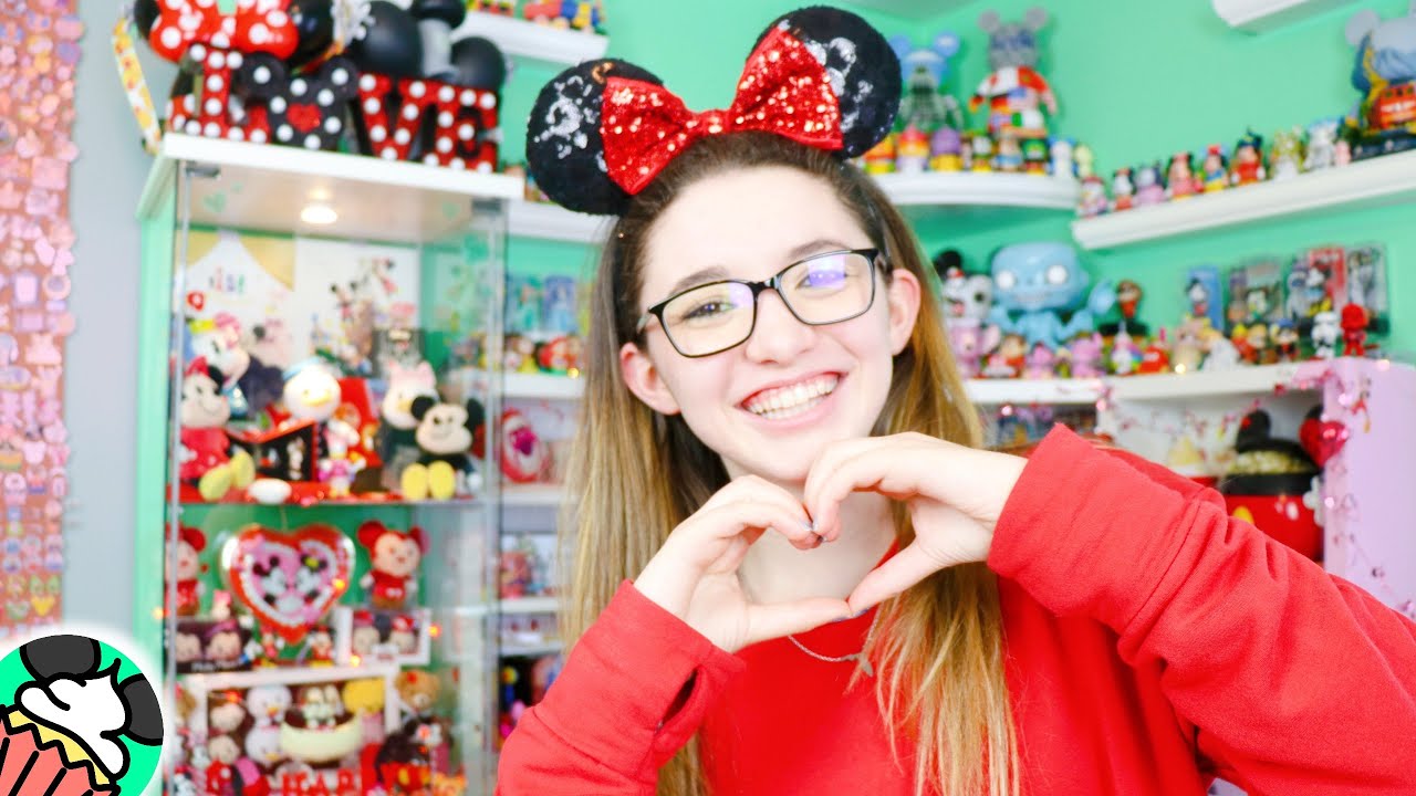 Disney Valentine's Day Room Tour! NuiMOs, Disney Parks, & Pin Displays! Collector Display Tips