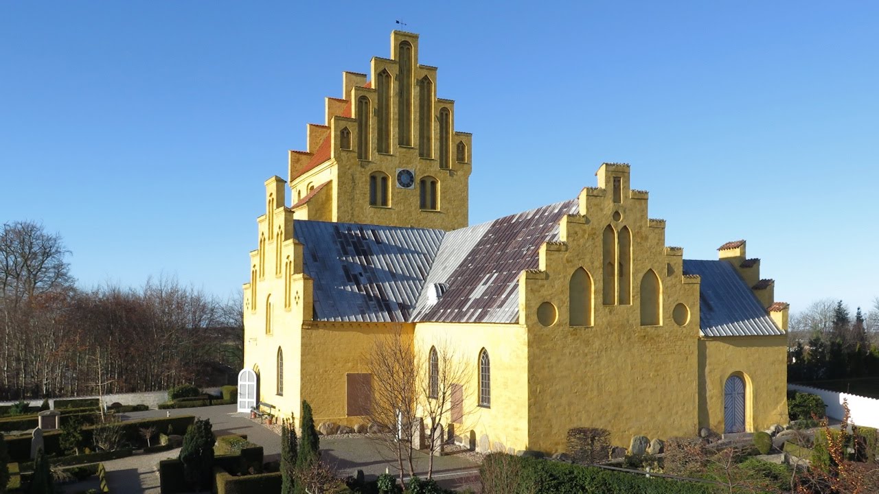Højelse Kirke ringer til gudstjeneste 1. søndag i Advent.