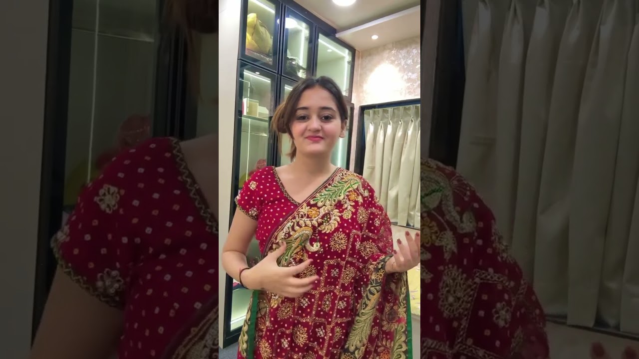 Cute girl wearing her mother's saree #shortvideo #hariyanvisong #faison